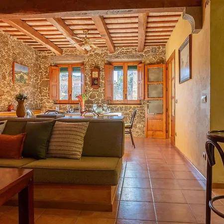 9 Km De L'escala Holiday home La Tallada