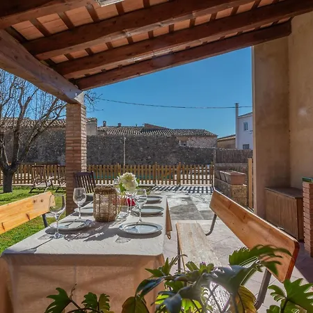 9 Km De L'escala Holiday home *